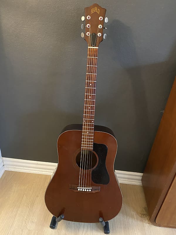 Guild D-25 1976